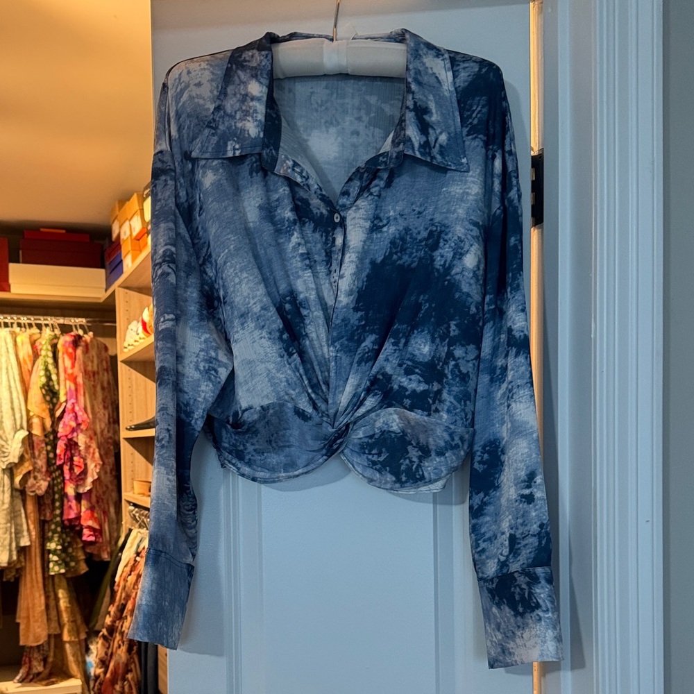 Stylish Blue Tie-Dye Women's Crop Top